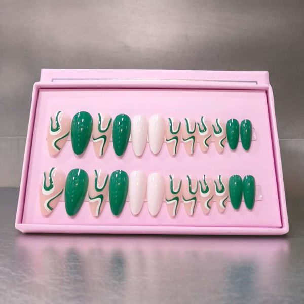 24 Pcs O.TWO.O Green Matte Nails Set with Nail Accessories – Stylish Press-On Kit